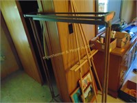 CLOTHES RACK AND EASLE