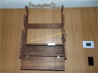 GUN RACK (ATTACHED TO WALL)
