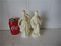 2 Figurines en plastique