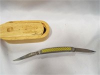 Camillus Yellow - Jacket Knife with Wooden