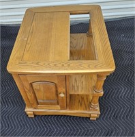 Oak end table with storage