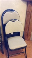 4 folding chairs, cloth, good condition