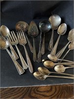 ANTIQUE/VINTAGE SILVER-PLATE SERVING CUTLERY, 18