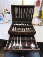 International Deep Silver 55 Piece Flatware & Box