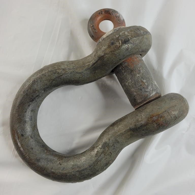 Clevis w/ 4" pin length.