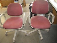 4 rolling office chairs & 3 floor pads