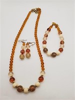 (LB) Carnelian Goldtone Necklace (18" long),