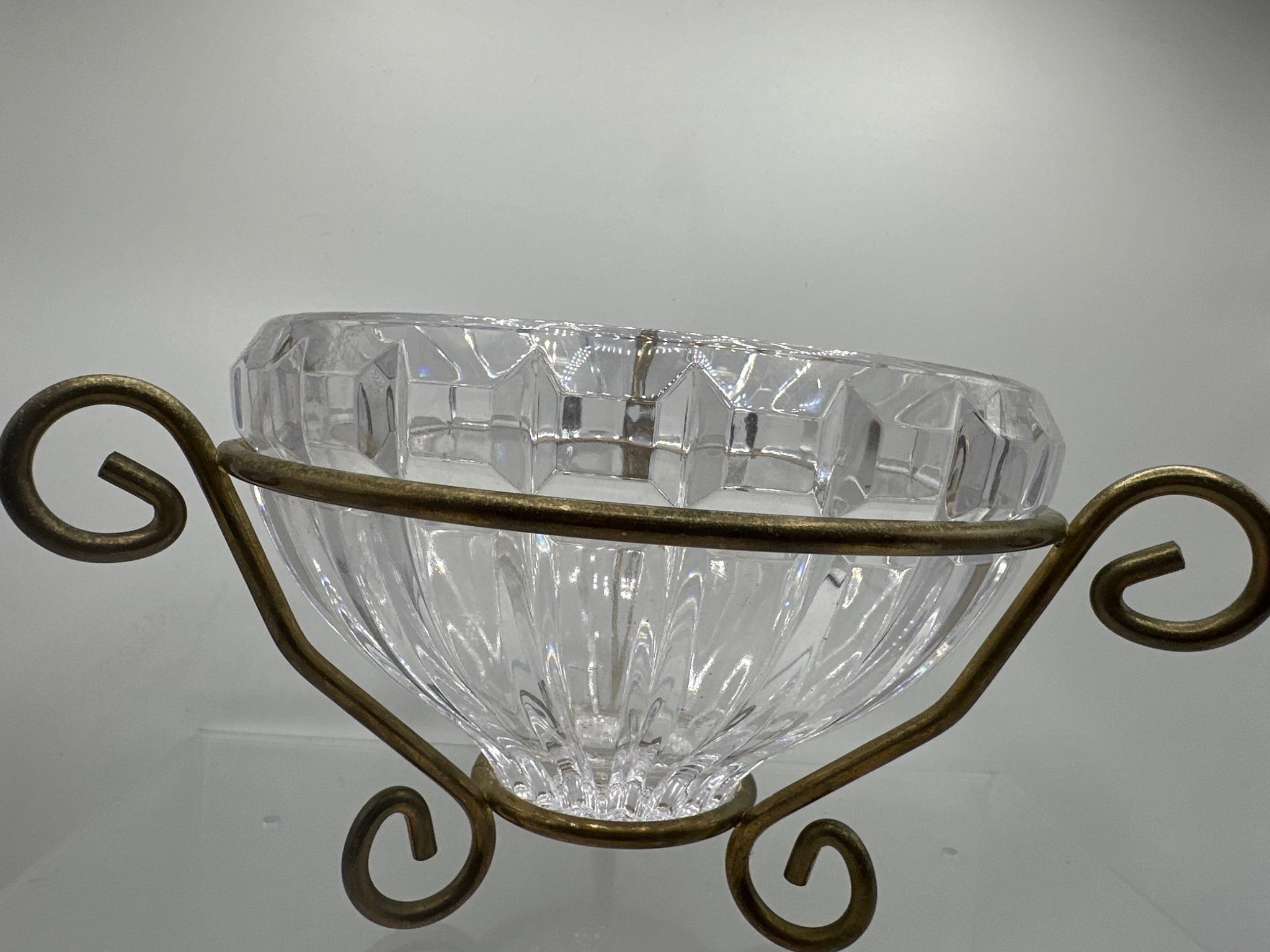 Crystal bowl with stand