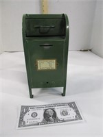 Nice vintage metal mailbox mail bank