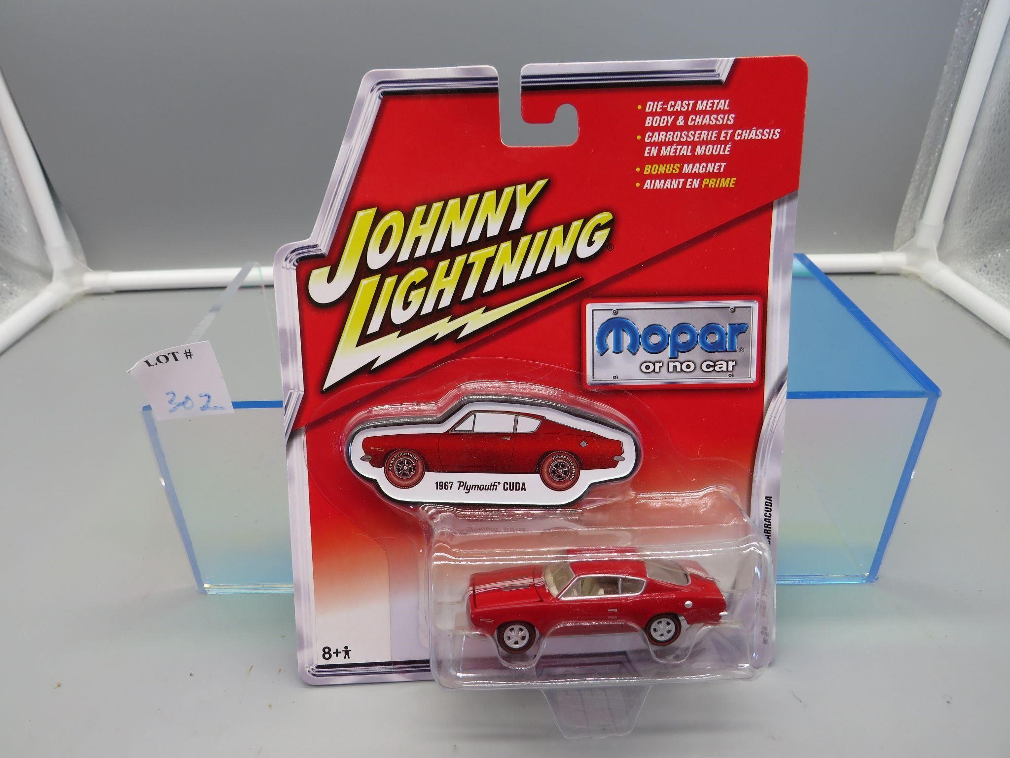 Johnny Lightning Mopar 1967 Plymouth Cuda