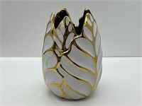 Leaf Vase - White and Gold