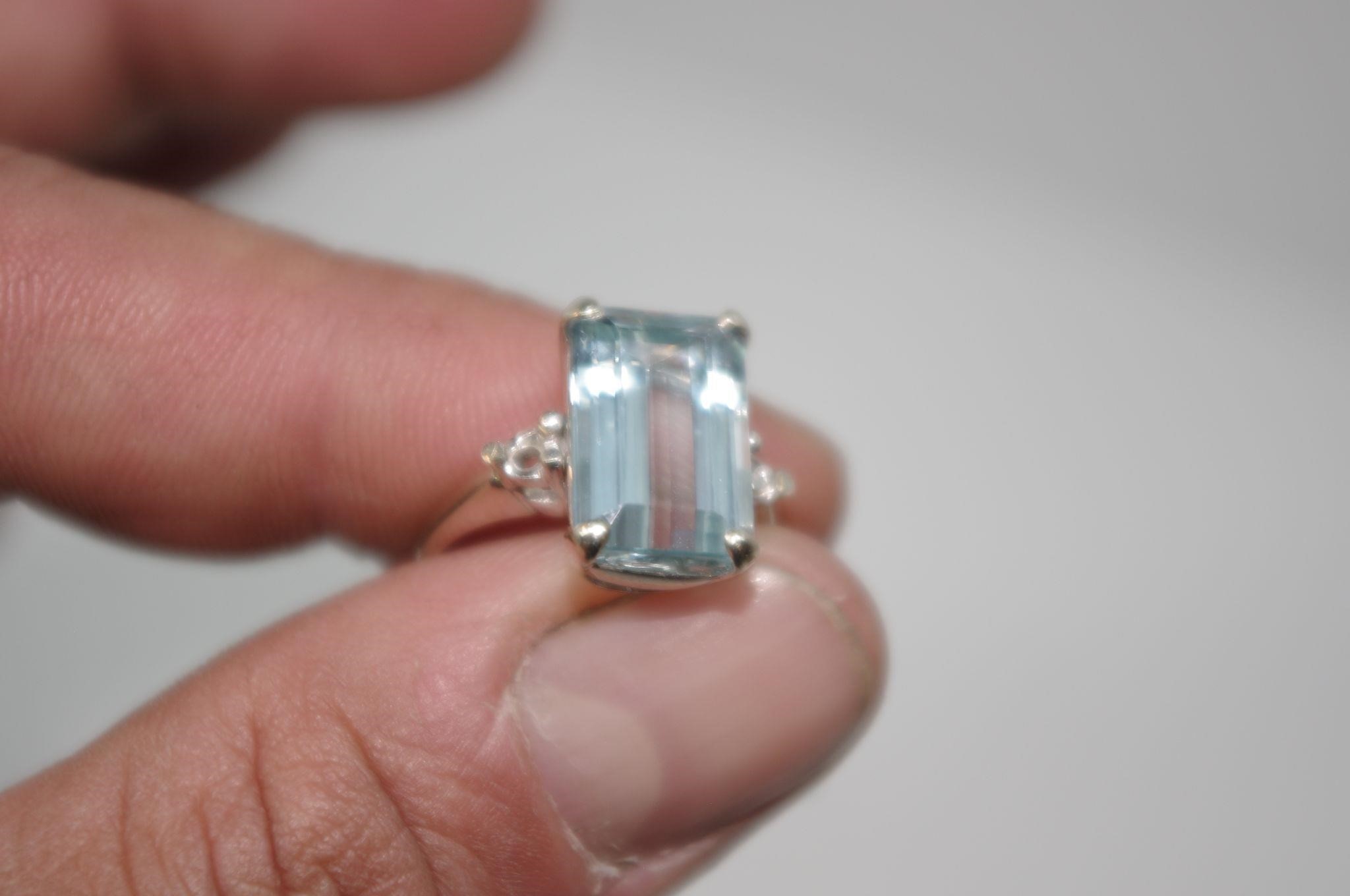 Vintage 14KT White Gold Ring with Blue Aquamarine