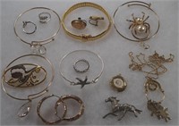 17 COSTUME JEWELRY BROOCHES BRACELETS EARRINGS