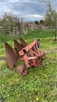 Offsite - 3 furrow plow