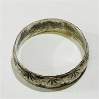 Vintage Sterling Silver Ring (Size 9)