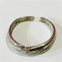 Sterling Silver Ring (Size 5)