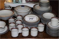 Dinnerware set