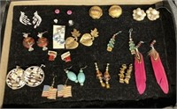 JEWELRY LOT / EARRINGS! / OVER 15 PAIRS