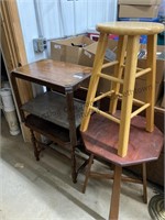 3 small tabl s and 1 stool