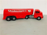 Metal toy Truck - Mobilgas - Smitty toys 22"