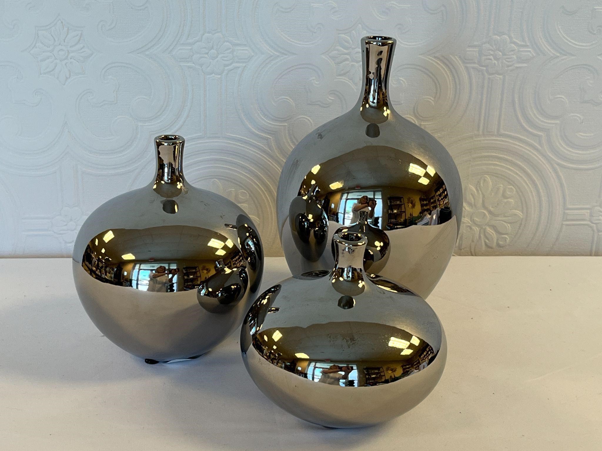 Set of 3 Silver Mirror Finish Vases