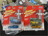 Johnny Lightning 70 Mustang Mach 1/  70 Boss 302