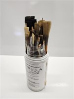 LOT OF VARIOUS PAINT BRUSHES