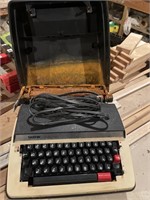 Brother typewriter with rust