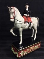 Beautiful Fitz and Floyd Equestrian Figurine