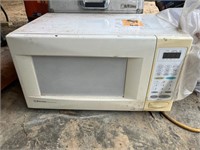 Microwave & (2) Metal Cases