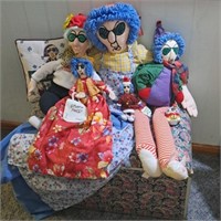 Maxine Dolls, Upholstered Trunk