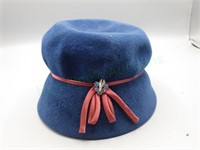 Gorgeous peacock blue ladies vintage hat with box