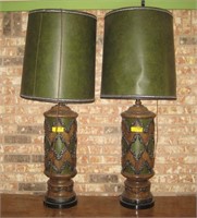 2 Green Lamps 45"