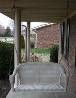 4Ft White Vinyl Wicker Swing