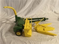 John Deere Forge chopper with extra head