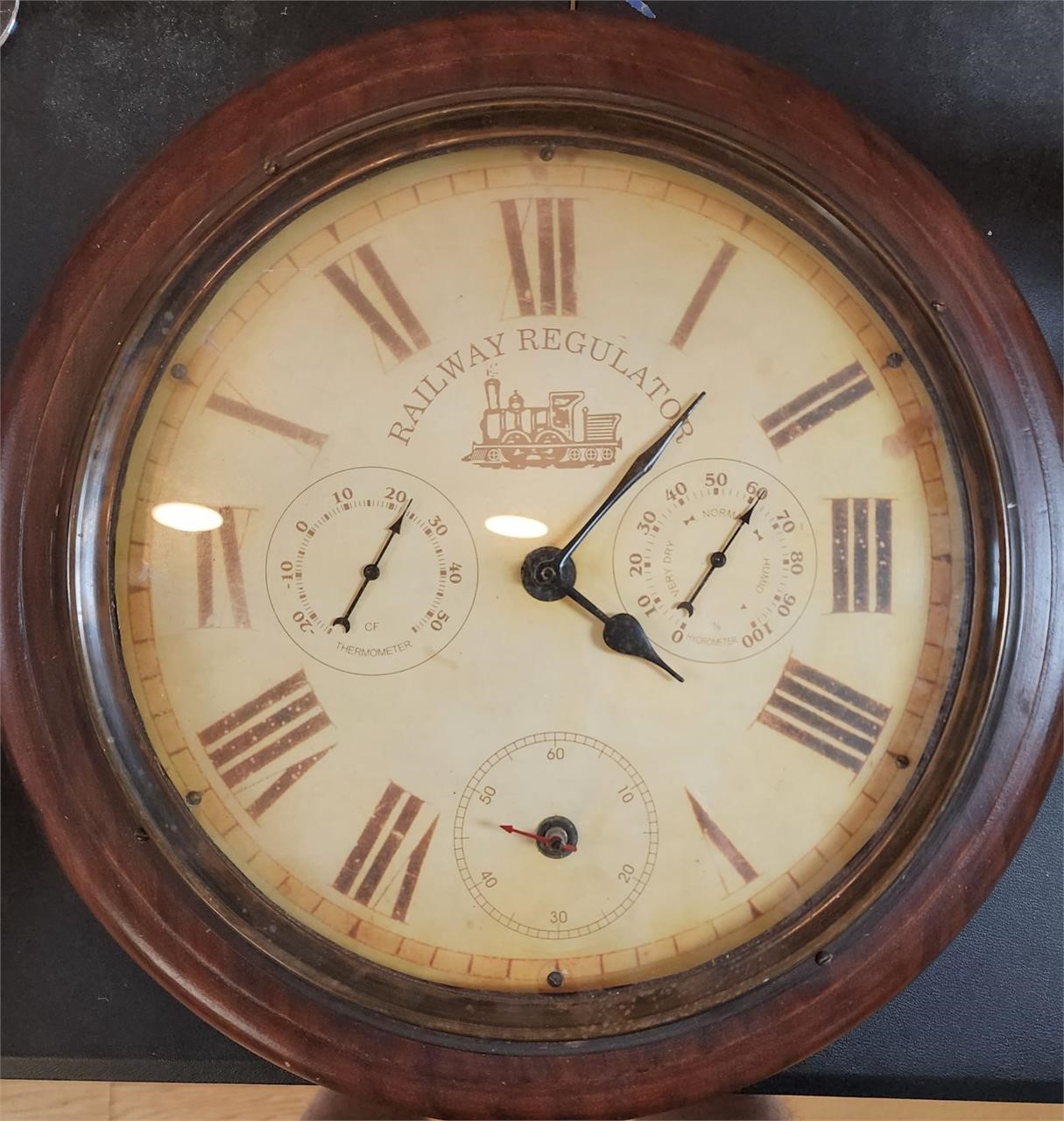 VTG Railway Regulator Clock