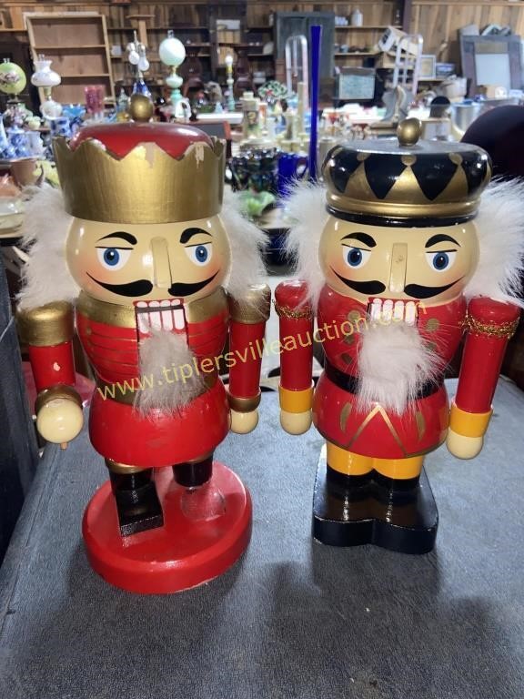 Pair of 9in nutcrackers