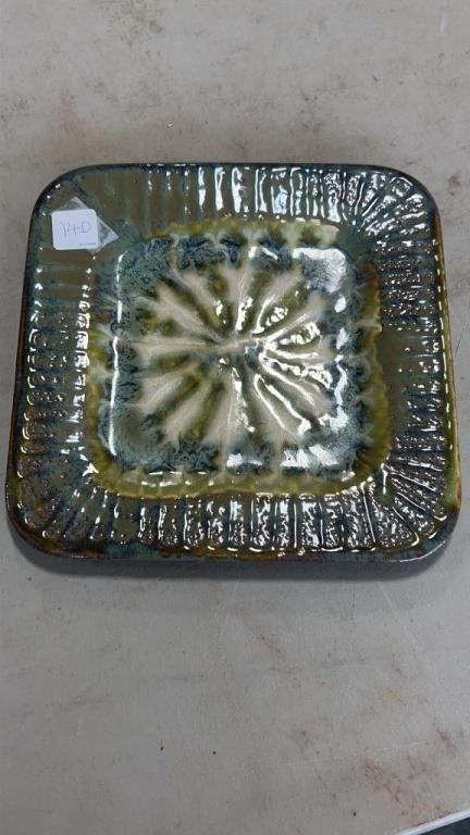 2002 Good Earth Pottery Square Plate