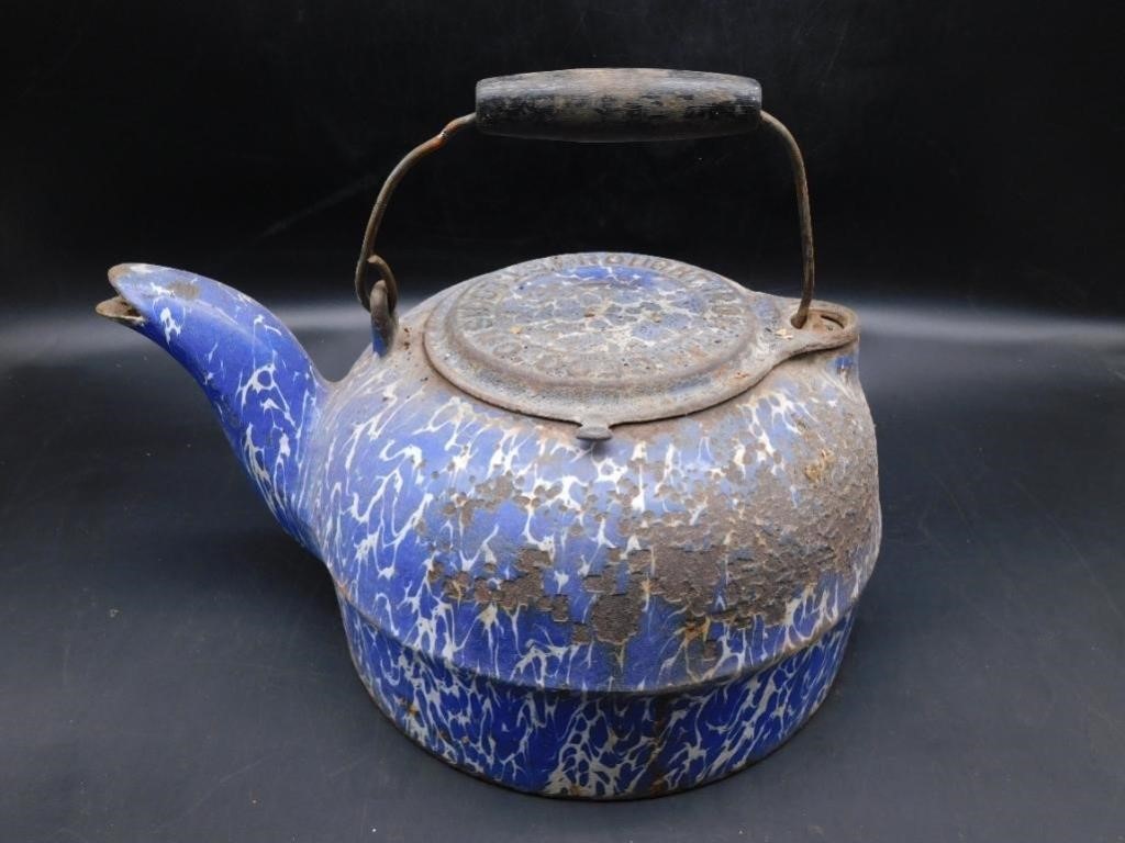 TIN TEA KETTLE VINTAGE ANTIQUE COLLECTIBLE