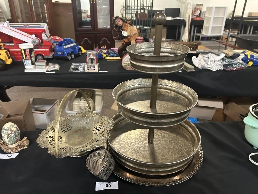 Galvanized Snack Stand And Metal Serving Items