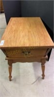 End Table 28 x 18 x 28