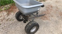 Pull-type Lawn Spreader