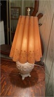 ELEGANT VINTAGE LAMP IN GREAT CONDITION