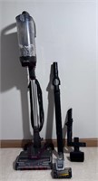 Shark Duo Clean Vacuum w/attachments shown