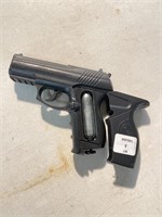 BB gun CO2 pistol