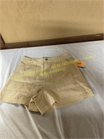 Universal Threads, size 4 tan shorts