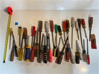 Lot of Various Screwdrivers Some Vintage