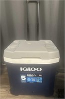 IGLOO MaxCold Latitude 62QT Wheeled Cooler 98 Cans