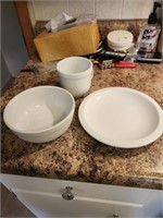 Pottery barn plate set