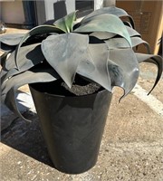 Outdoor Faux Potted Plant-Vriesea Saundersii 25"